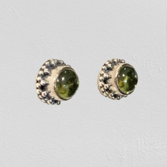 SILPADA Green Peridot Cabochon Sterling Silver Earrings P1401 NWOT LAST PAIR! - Picture 2 of 13